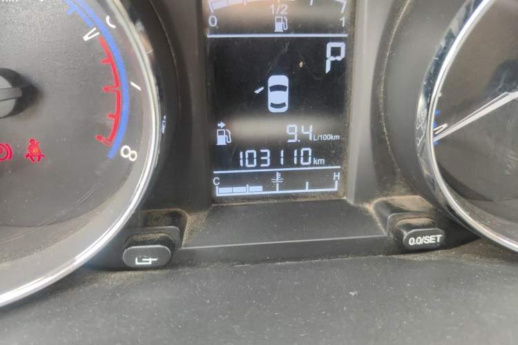 Used FORTHING S500 2016 1.6L CVT Luxury Model Odometer Close Up