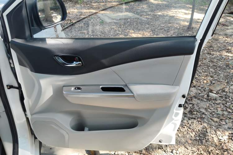 Used FORTHING S500 2016 1.5L Manual Luxury Version II Right Front Door Interior