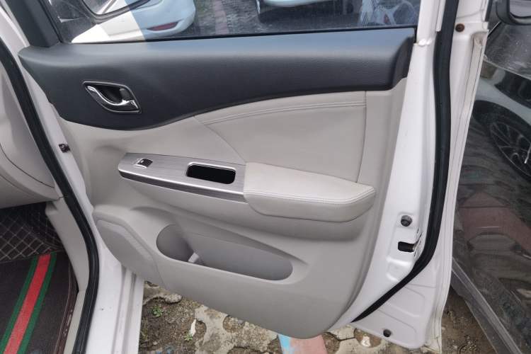 Used FORTHING S500 2016 1.6L CVT Luxury Model Right Front Door Interior