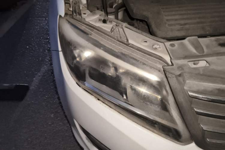 Used FORTHING S500 2016 1.6L CVT Deluxe Model Right Front Headlight