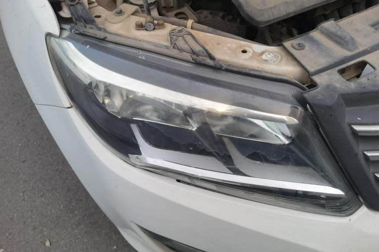 Used FORTHING S500 2016 1.6L Manual Luxury Edition Right Front Headlight