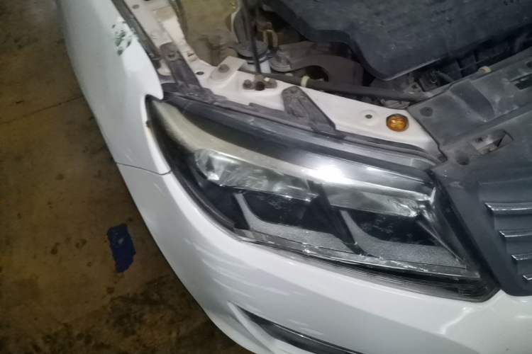 Used FORTHING S500 2016 1.5L Manual Luxury Version II Right Front Headlight