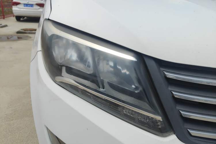 Used FORTHING S500 2016 1.6L CVT Luxury Model Right Front Headlight