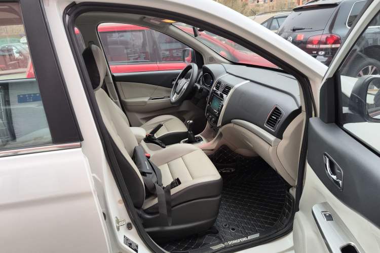 Used FORTHING S500 2016 1.6L Manual Luxury Version Right Front Seat