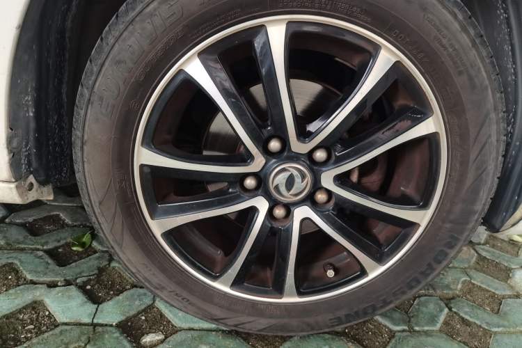 Used FORTHING S500 2016 1.6L CVT Deluxe Model Right Front Wheel Hub
