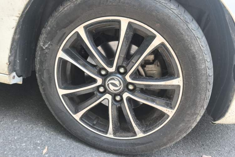 Used FORTHING S500 2016 1.6L CVT Deluxe Model Right Front Wheel Hub
