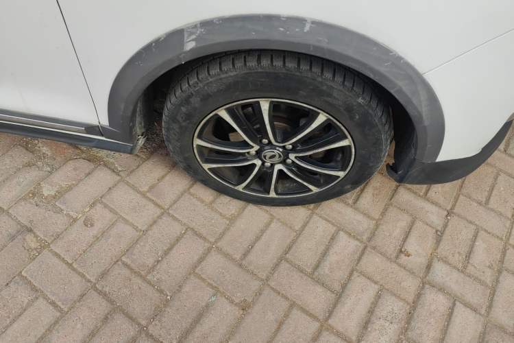 Used FORTHING S500 2016 1.6L Manual Luxury Model Right Front Wheel Hub