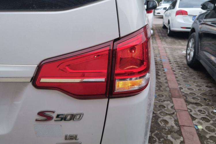 Used FORTHING S500 2016 1.6L CVT Luxury Model Right Rear Taillight
