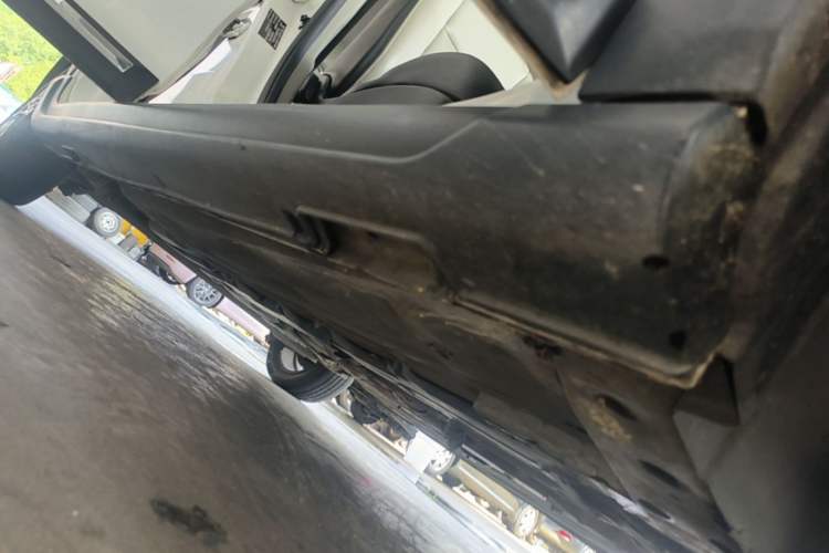 Used FORTHING S500 2016 1.6L CVT Deluxe Model Right Side Sill