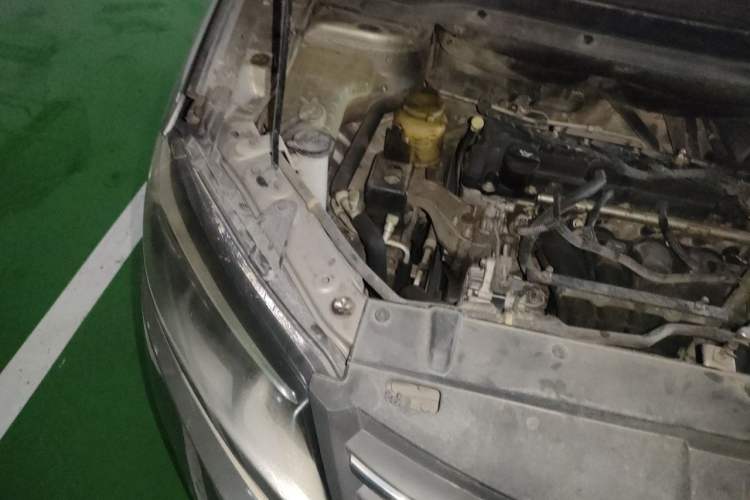 Used FORTHING S500 2017 1.5L Manual Elite Model Engine Bay Right