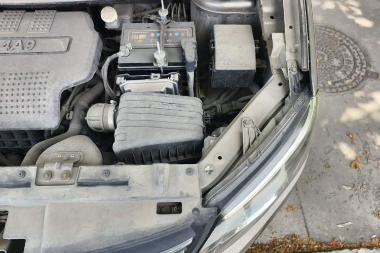 Used FORTHING S500 2017 1.5L Manual Elite Model Engine Bay Left