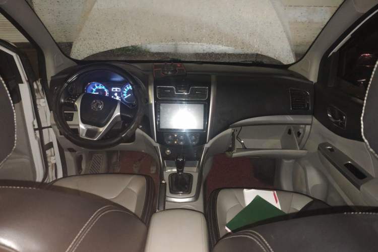 Used FORTHING S500 2017 1.5L Manual Luxury Model Center Console