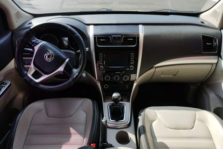Used FORTHING S500 2017 1.5L Manual Luxury Model Center Console