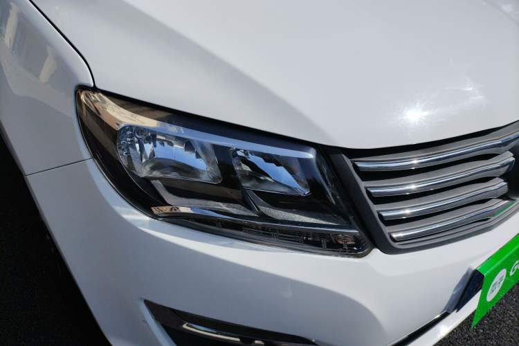 Used FORTHING S500 2017 1.5L Manual Luxury Model Right Front Headlight