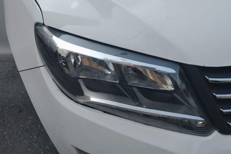 Used FORTHING S500 2017 1.5L Manual Luxury Model Right Front Headlight