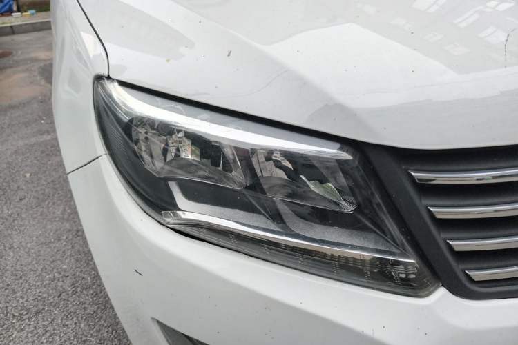 Used FORTHING S500 2017 1.5L Manual Elite Model Right Front Headlight