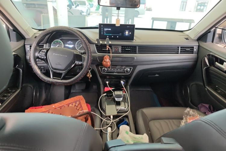 Used FORTHING S60 EV 2022 Comfort Edition Center Console
