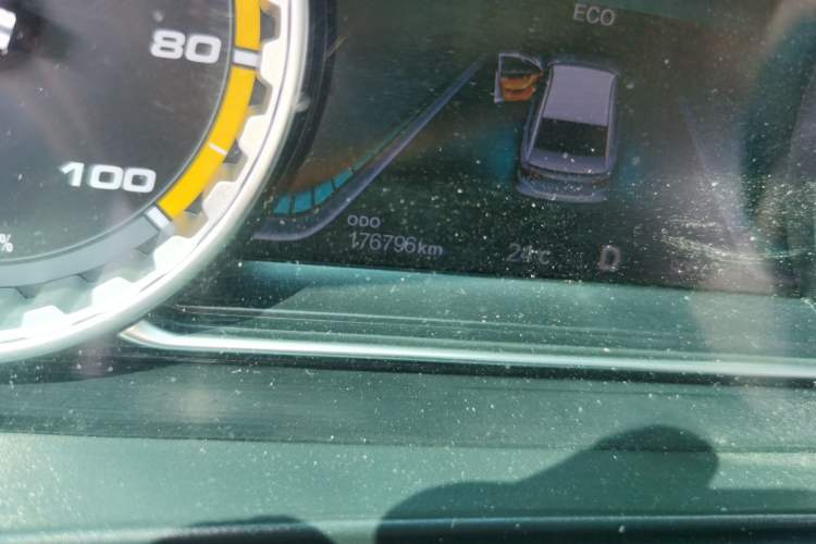 Used FORTHING S60 EV 2022 Comfort Edition Odometer Close Up