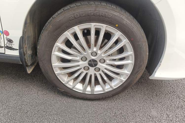 Used FORTHING S60 EV 2022 Comfort Edition Right Front Wheel Hub