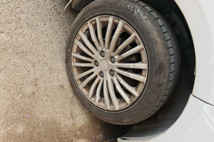 Used FORTHING S60 EV 2022 Comfort Edition Right Front Wheel Hub