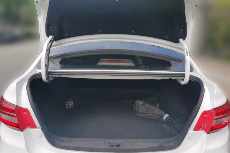 Used FORTHING S60 EV 2022 Comfort Edition Trunk