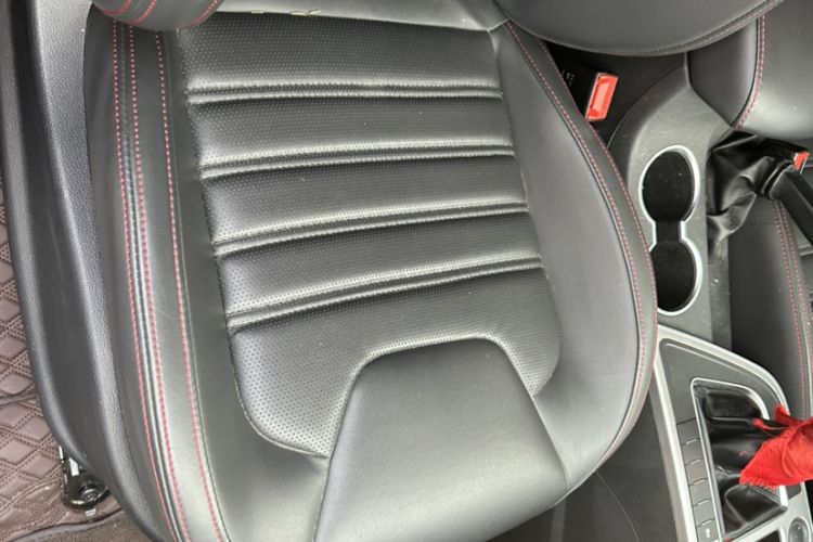 Used FORTHING SX6 2019 1.6L Manual Luxury Model China VI Standard Interior 10
