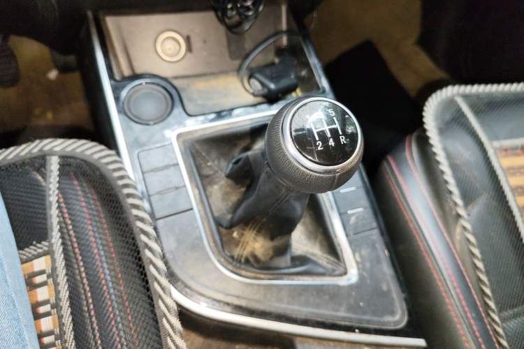 Used FORTHING SX6 2019 1.6L Manual Luxury Model China VI Standard Gear Lever