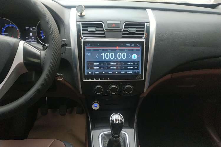 Used FORTHING SX6 2016 1.6L Manual Luxury Model Audio And AC Panel