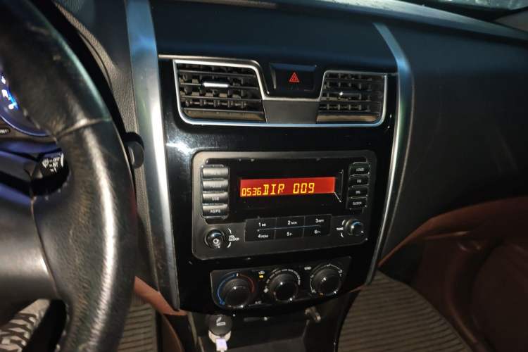 Used FORTHING SX6 2016 1.6L Manual Luxury Model Audio And AC Panel