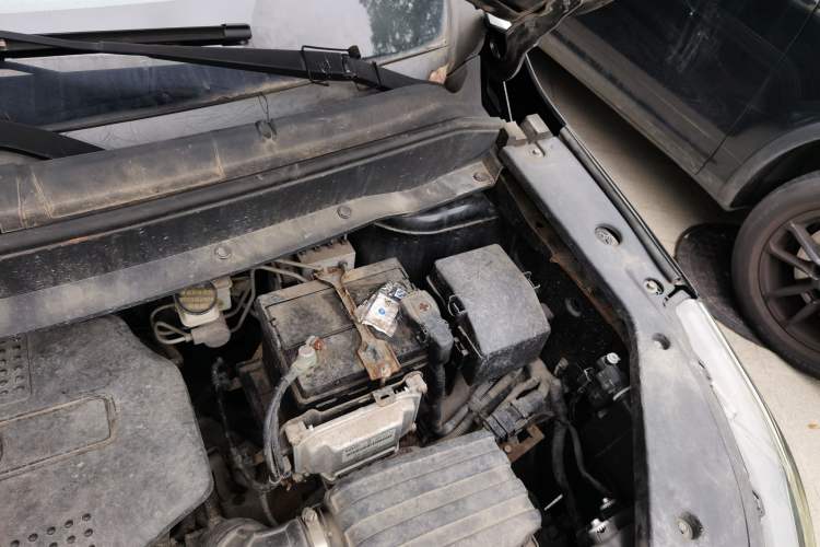 Used FORTHING SX6 2016 1.6L Manual Luxury Model Engine Bay Left