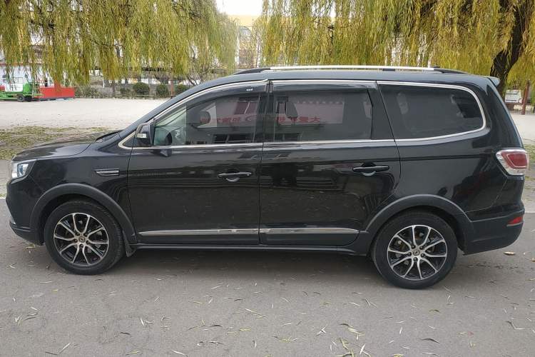 Used FORTHING SX6 2016 1.6L Manual Luxury Model Exterior 5