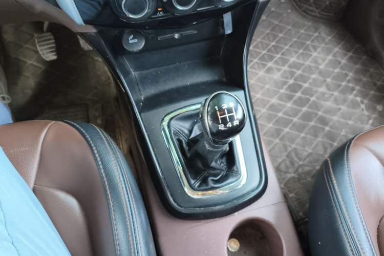Used FORTHING SX6 2016 1.6L Manual Luxury Model Gear Lever