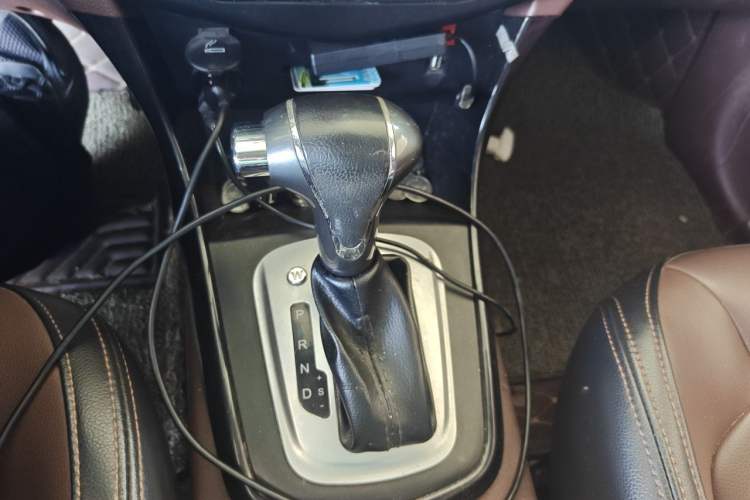 Used FORTHING SX6 2016 1.6L CVT Luxury Model Gear Lever
