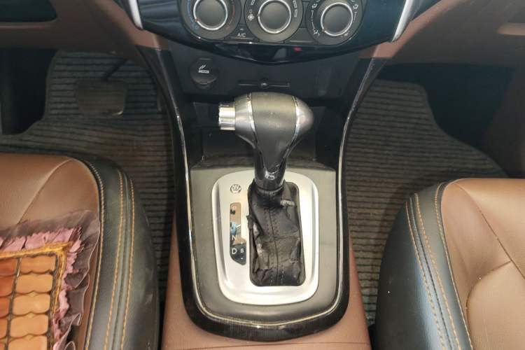 Used FORTHING SX6 2016 1.6L CVT Luxury Model Gear Lever