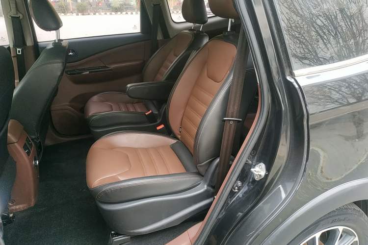 Used FORTHING SX6 2016 1.6L Manual Luxury Model Interior 1