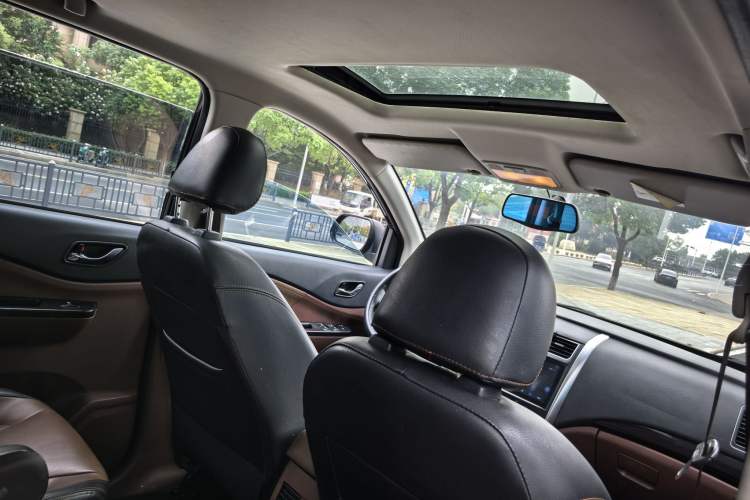 Used FORTHING SX6 2016 1.6L CVT Luxury Model Interior 10
