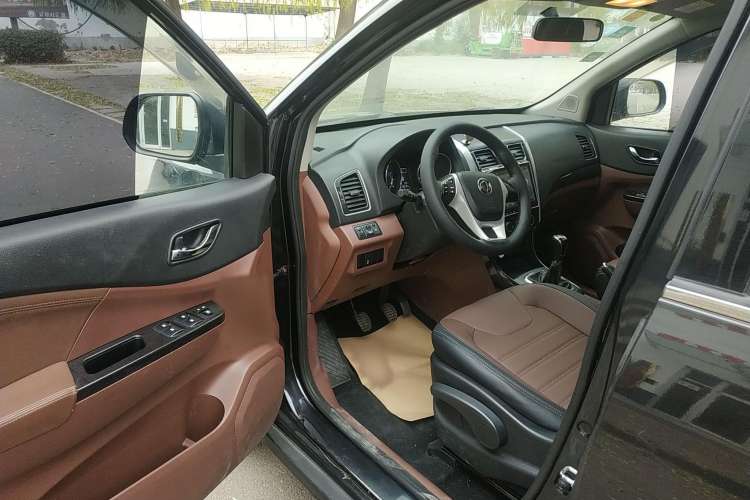 Used FORTHING SX6 2016 1.6L Manual Luxury Model Interior 2