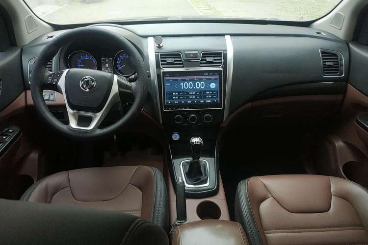 Used FORTHING SX6 2016 1.6L Manual Luxury Model Interior 3