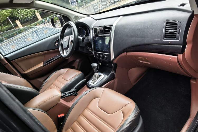 Used FORTHING SX6 2016 1.6L CVT Luxury Model Interior 9