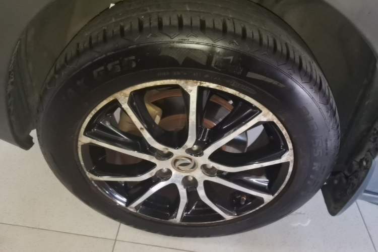 Used FORTHING SX6 2016 1.6L Manual Luxury Model Left Front Wheel Hub