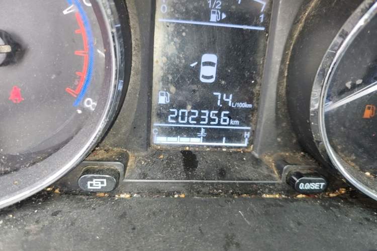 Used FORTHING SX6 2016 1.6L Manual Luxury Model Odometer Close Up