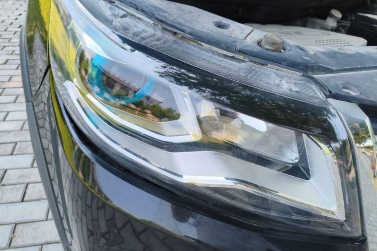 Used FORTHING SX6 2016 1.6L Manual Luxury Model Right Front Headlight