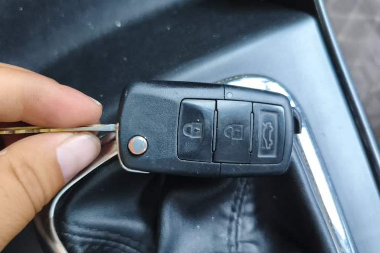 Used FORTHING SX6 2016 1.6L Manual Luxury Model Vehicle Key