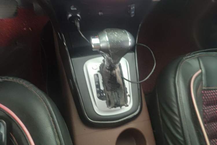 Used FORTHING SX6 2016 1.6L CVT Deluxe Model Gear Lever