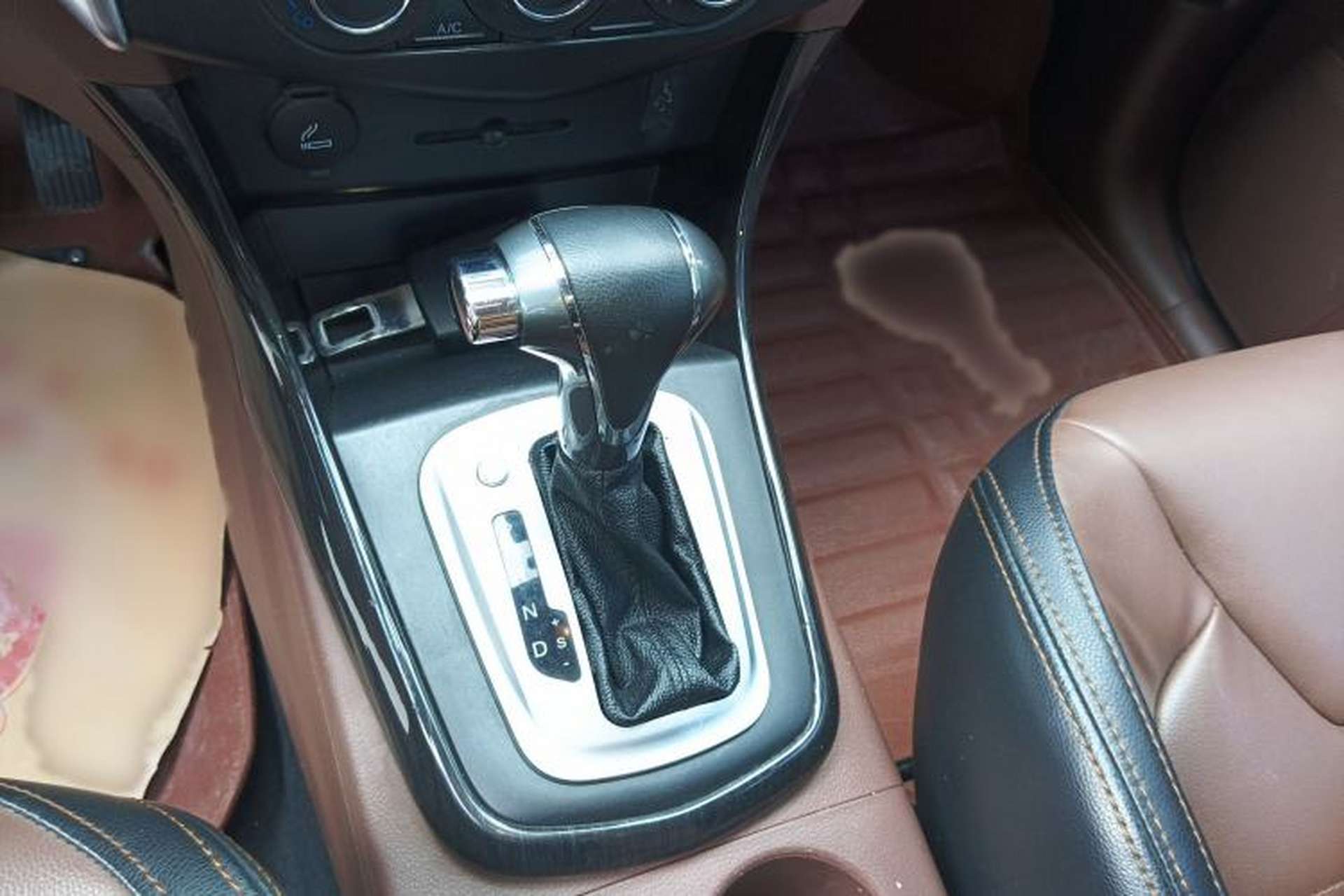 Used FORTHING SX6 2016 1.6L CVT Luxury Model Gear Lever
