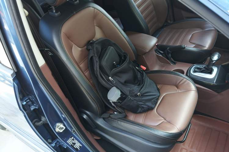 Used FORTHING SX6 2016 1.6L CVT Luxury Model Right Front Seat