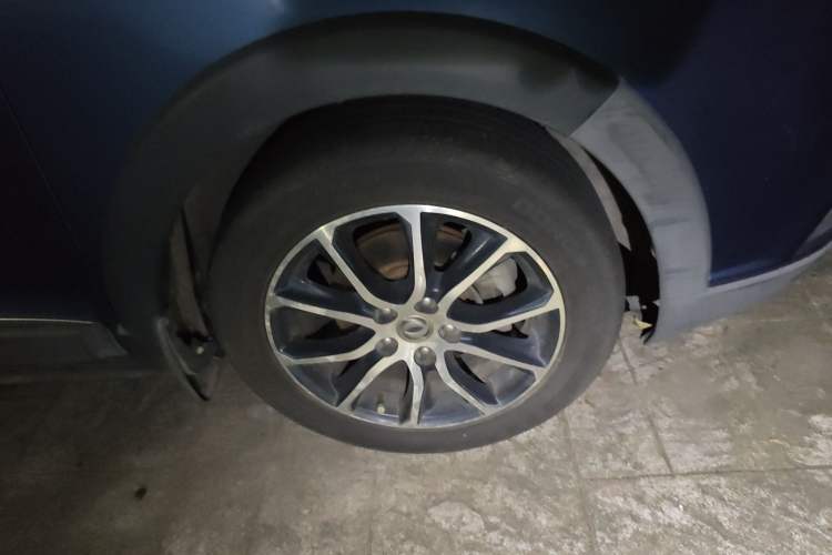 Used FORTHING SX6 2016 2.0L Manual Luxury Version Right Front Wheel Hub