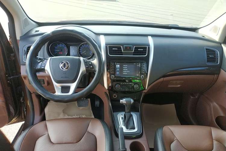 Used FORTHING SX6 2016 1.6L CVT Deluxe Model Center Console