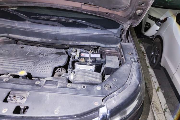 Used FORTHING SX6 2016 1.6L CVT Luxury Model Engine Bay Left