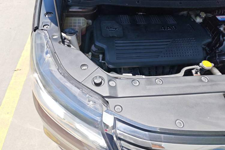 Used FORTHING SX6 2016 1.6L CVT Luxury Model Engine Bay Right